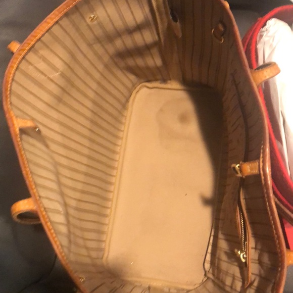 Louis Vuitton Neverfull MM - Picture 5 of 8